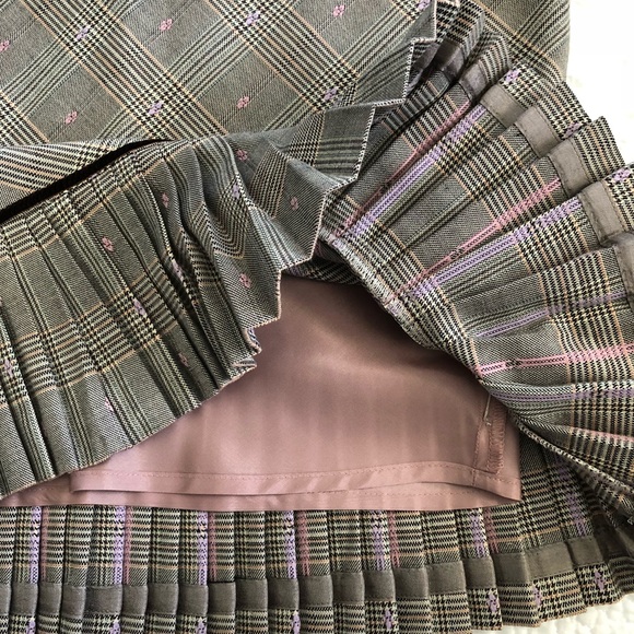 Blouse and Skirt Set - Picture 8 of 8